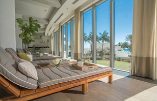 relaxation-room-esencia-wellness-eden-roc-miami-beach